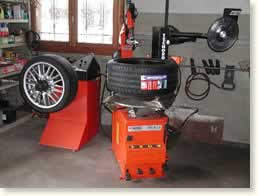 Machine à pneus et équilibreuse